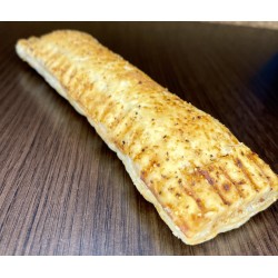 EMPANADA ALARGADA DE JAMÓN Y QUESO